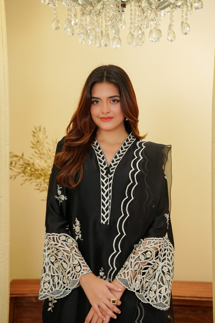 Midnight Black Sheesha Silk Set - Image 3